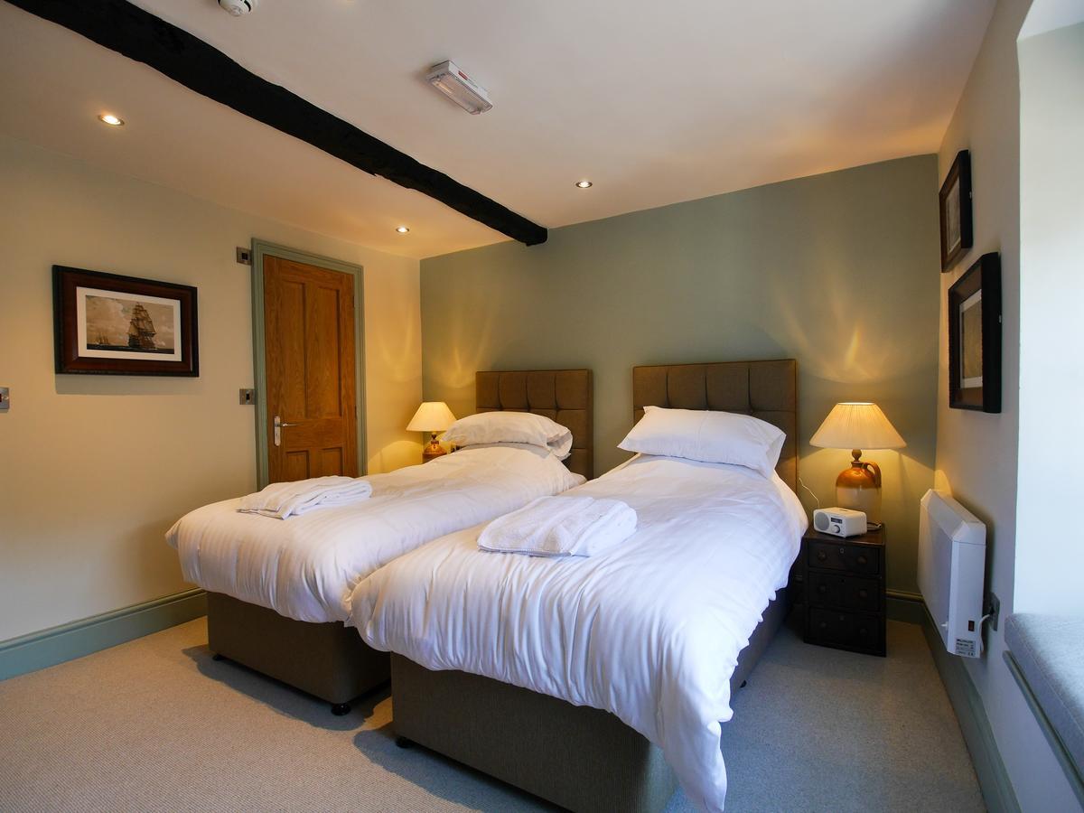 The Fox Hotel Chipping Norton Exterior photo